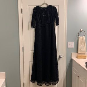 Leona Lace Gown by Kiyonna size OX (10-12)